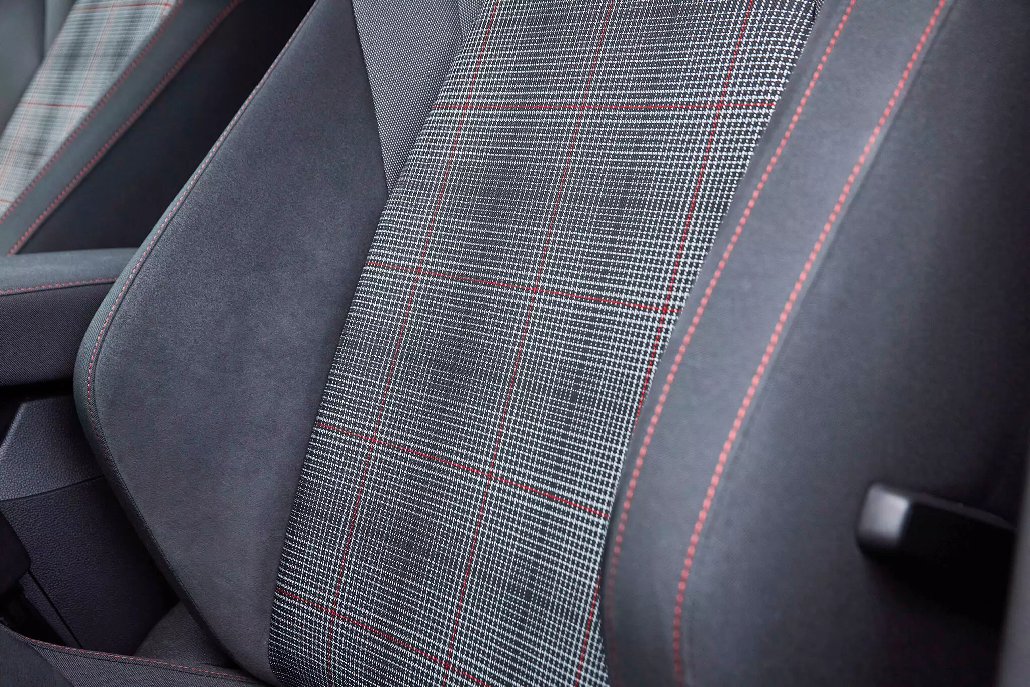 Checkered texture in the covering of the seats