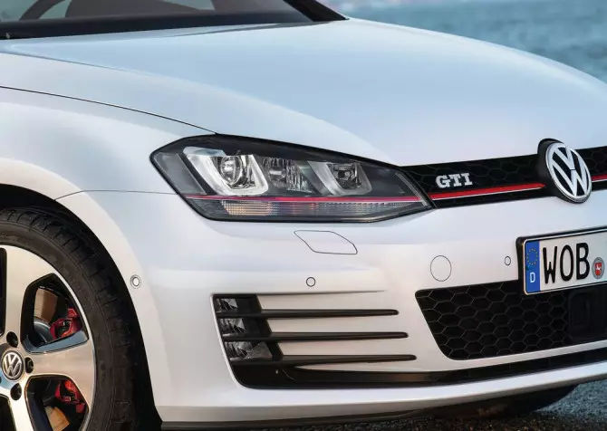 فولكس فاجن- Golf_GTI_2014_01