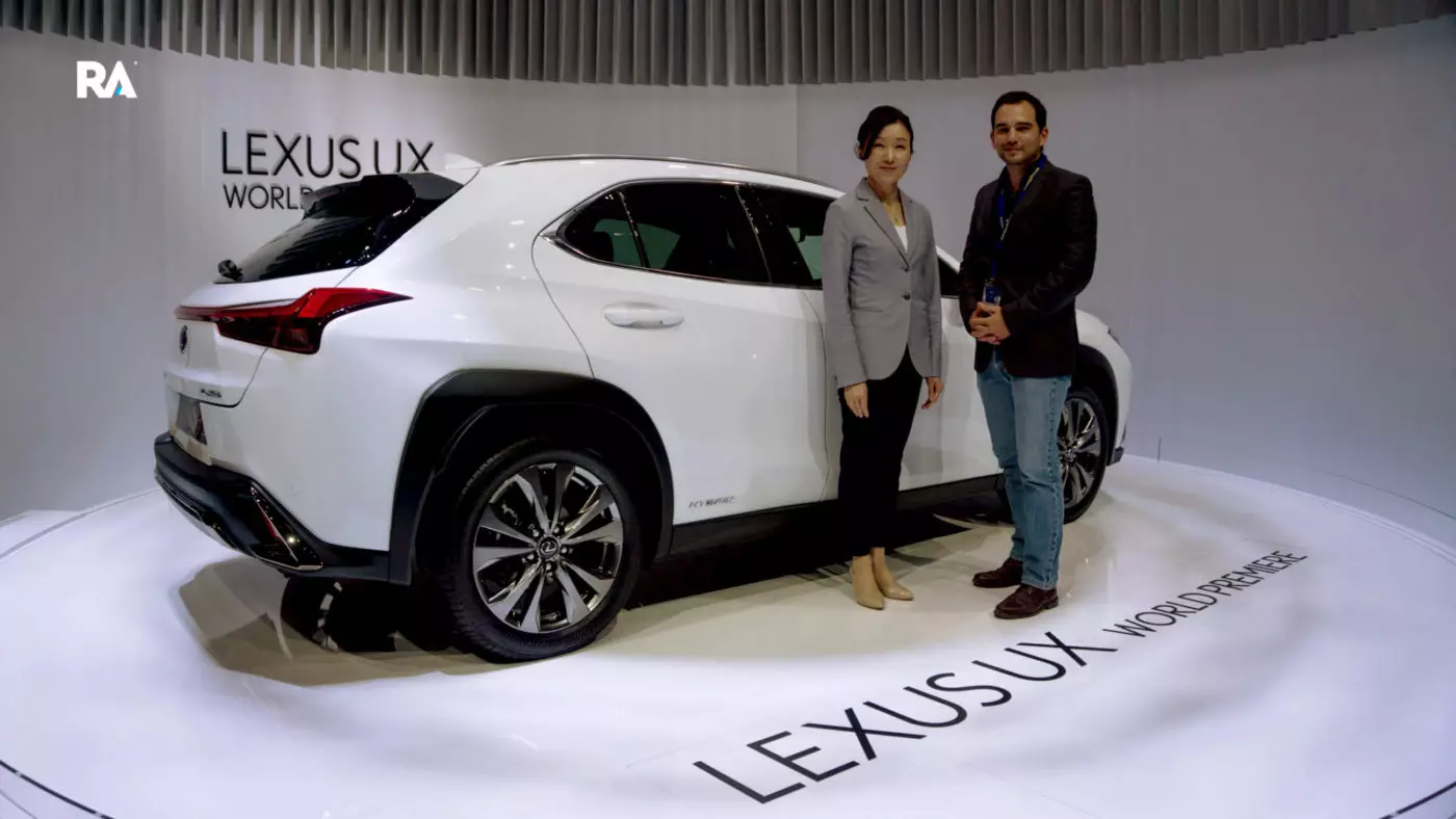 Mūsu Guilherme Costa kopā ar Chika Kako, Lexus UX inženierzinātņu direktoru