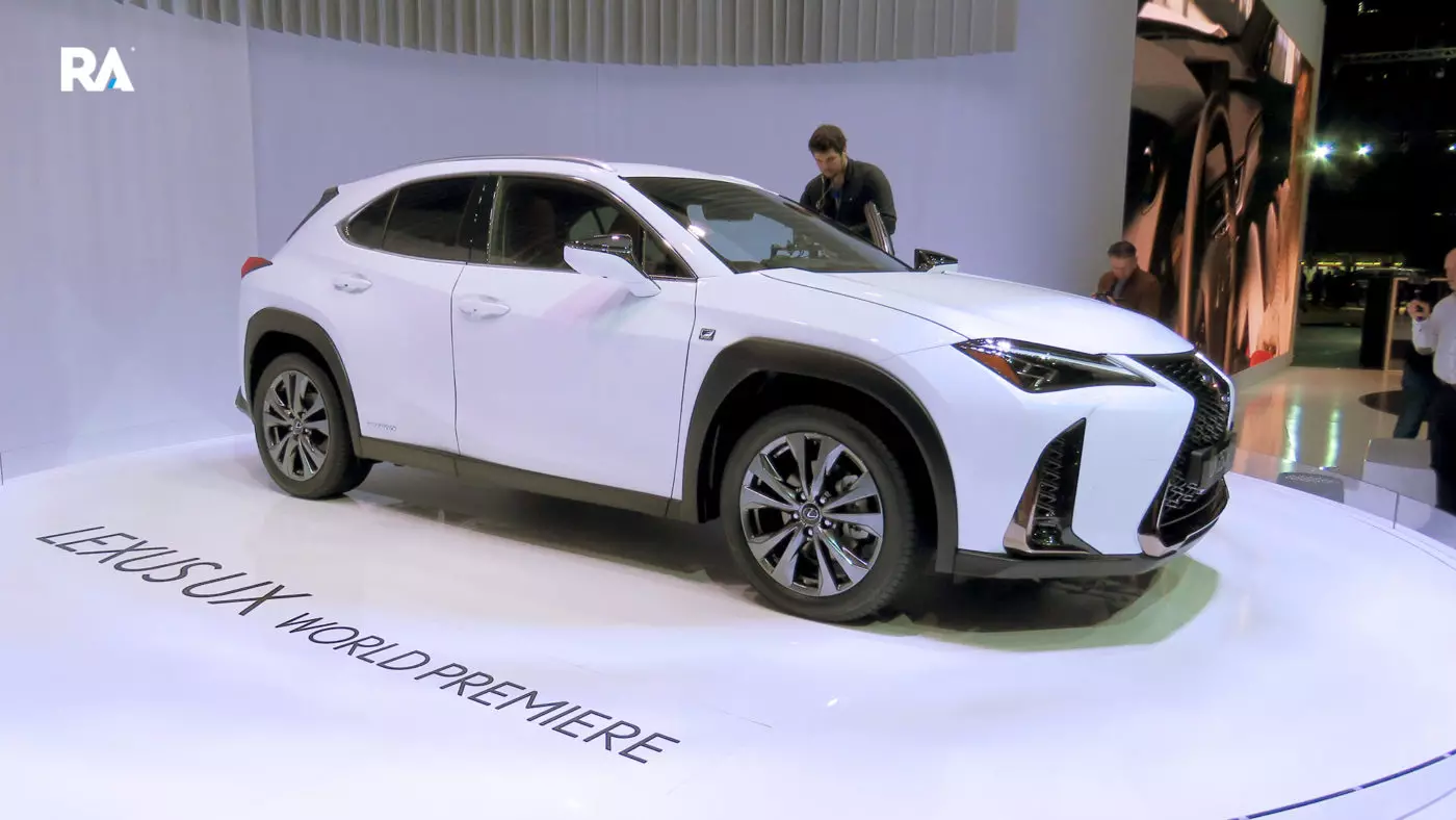 រថយន្ត Lexus UX