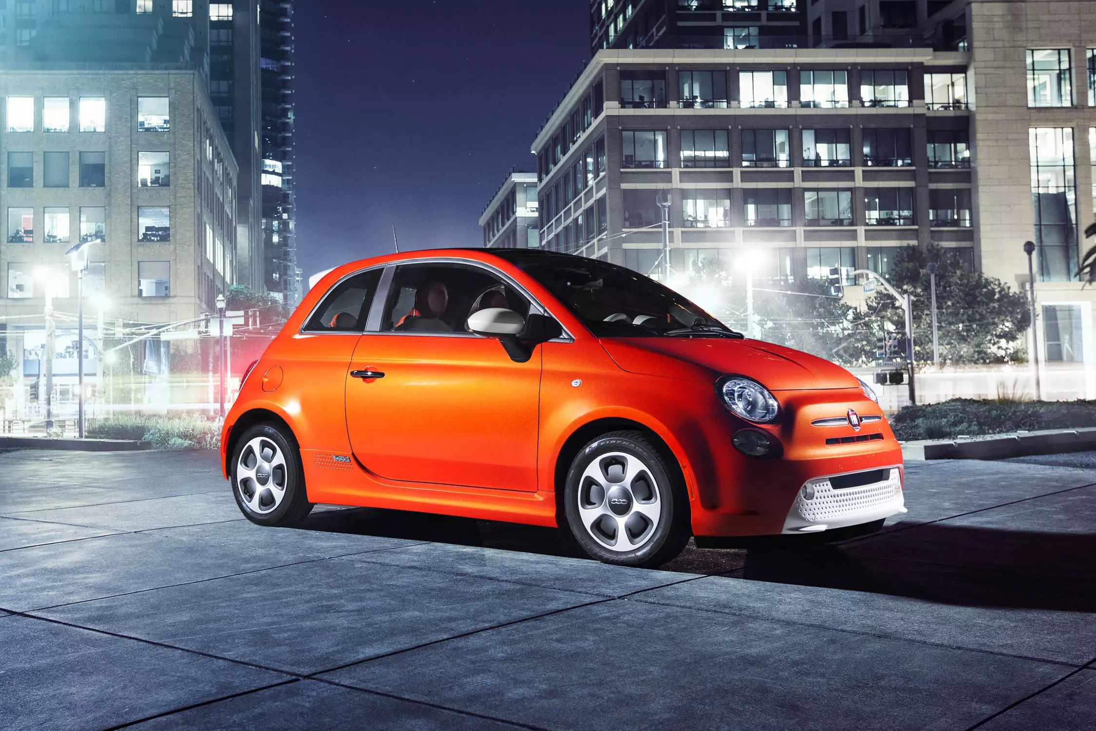 Fiat 500e 2013 года