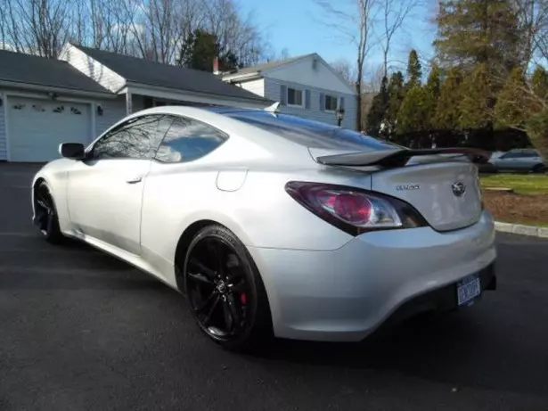 Hyundai-Genesis-Coupe-E2 [2]