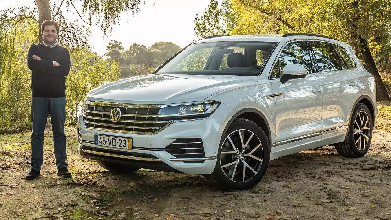 Volkswagen touareg 3.0 tdi. Туарег 3.0 дизель 2019. Touareg 3.0 TDI Prestige. Volkswagen Touareg 2019 286 ho. Битый Туарег 2019.