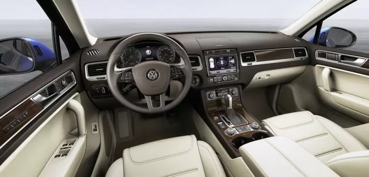 VW Touareg 2016 р. (2)