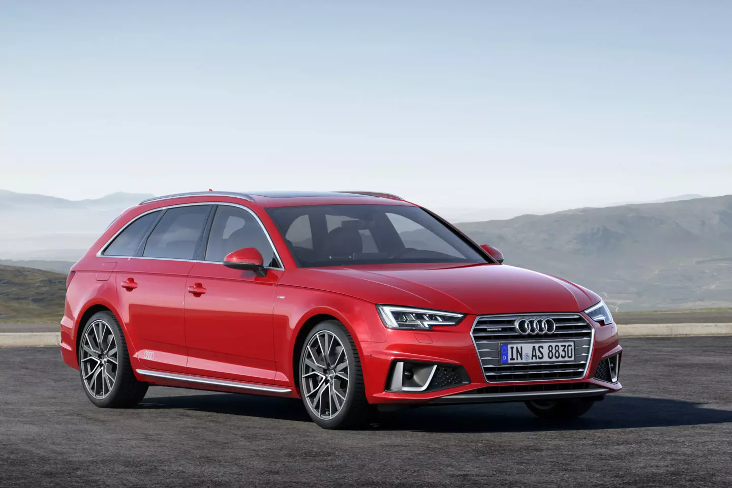 Audi A4 Avant S රේඛා තරඟය Restyling 2018