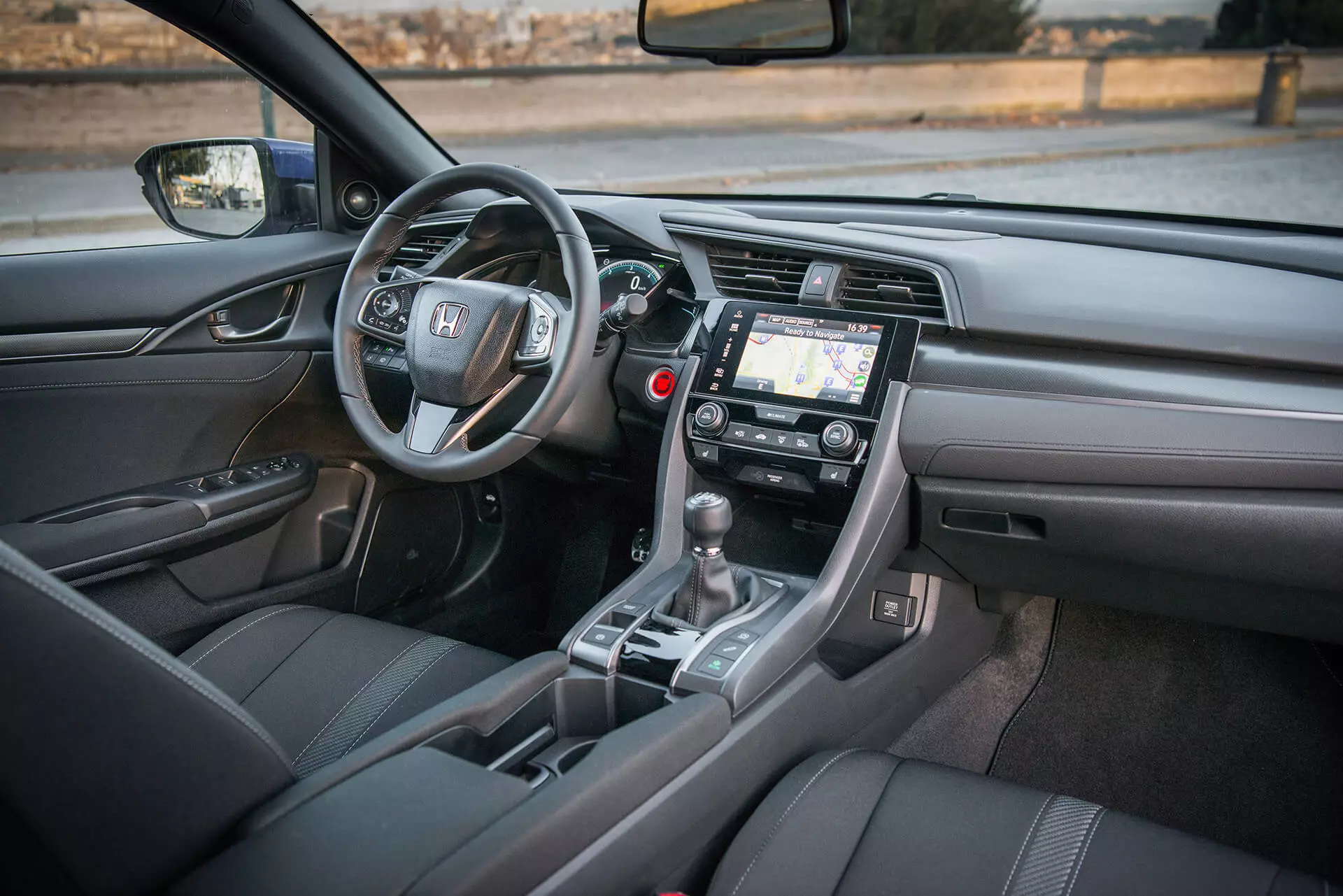 Honda Civic 1.6 i-DTEC — салон