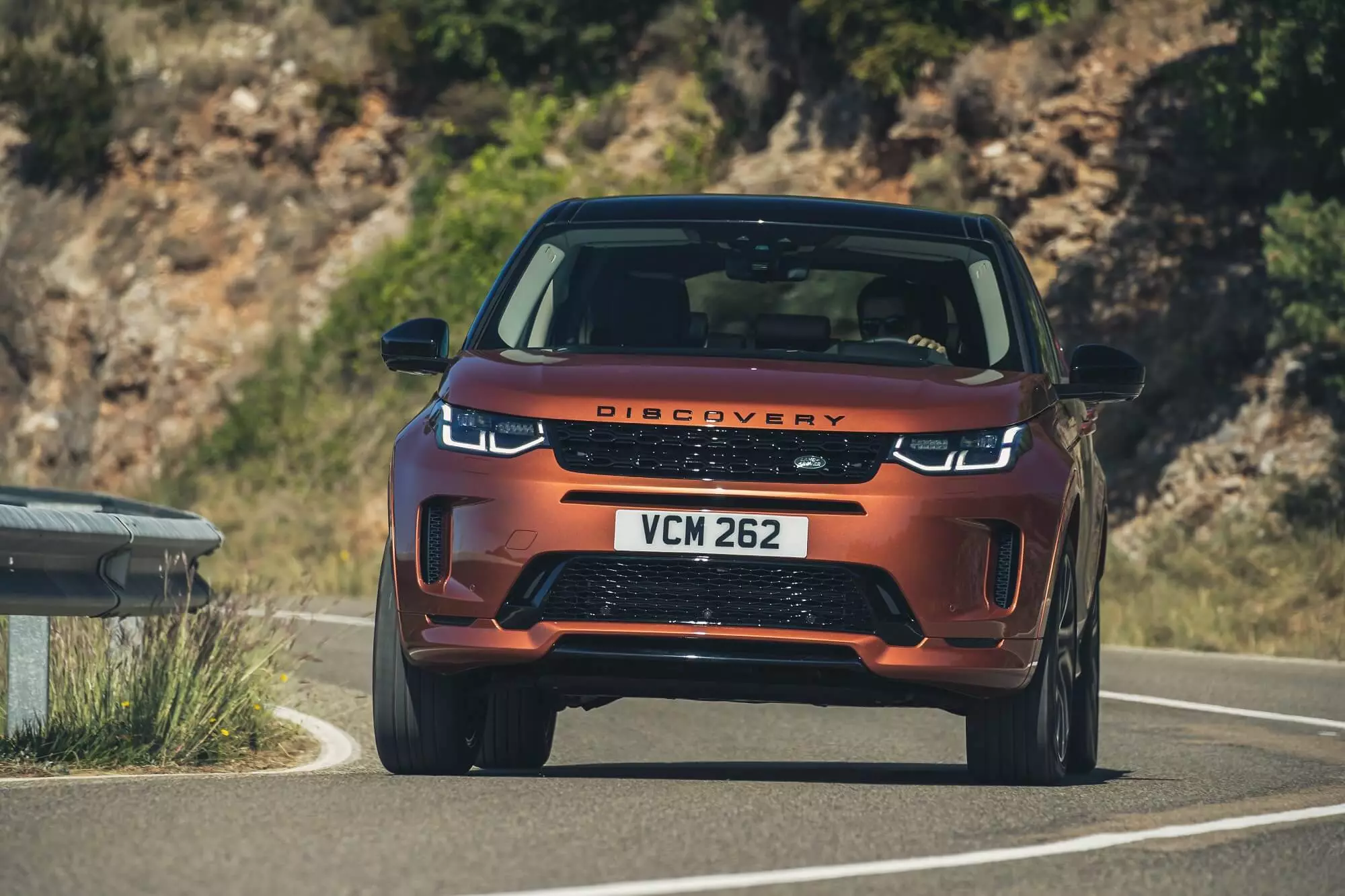 “Land Rover Discovery Sport”