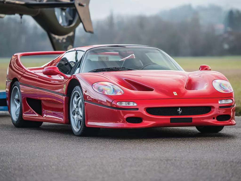 Ferrari F50 (၁)စီး၊