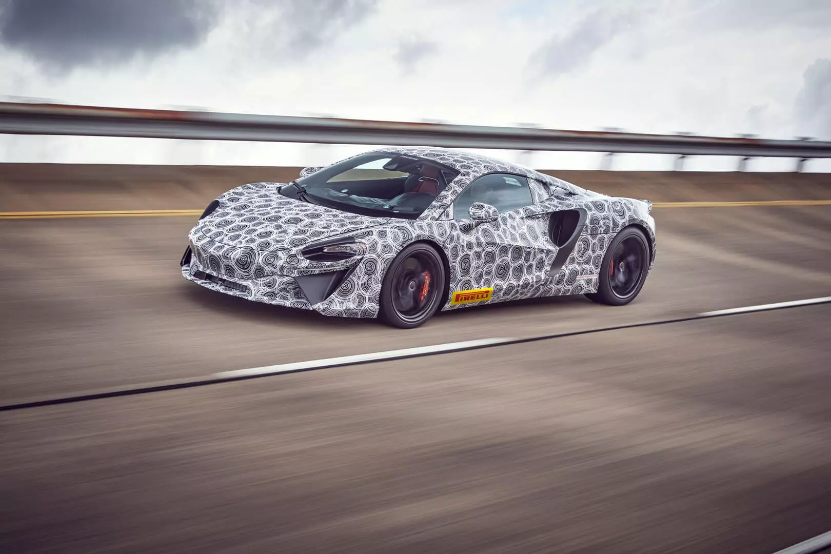 „McLaren Hybrid Super Sports“.