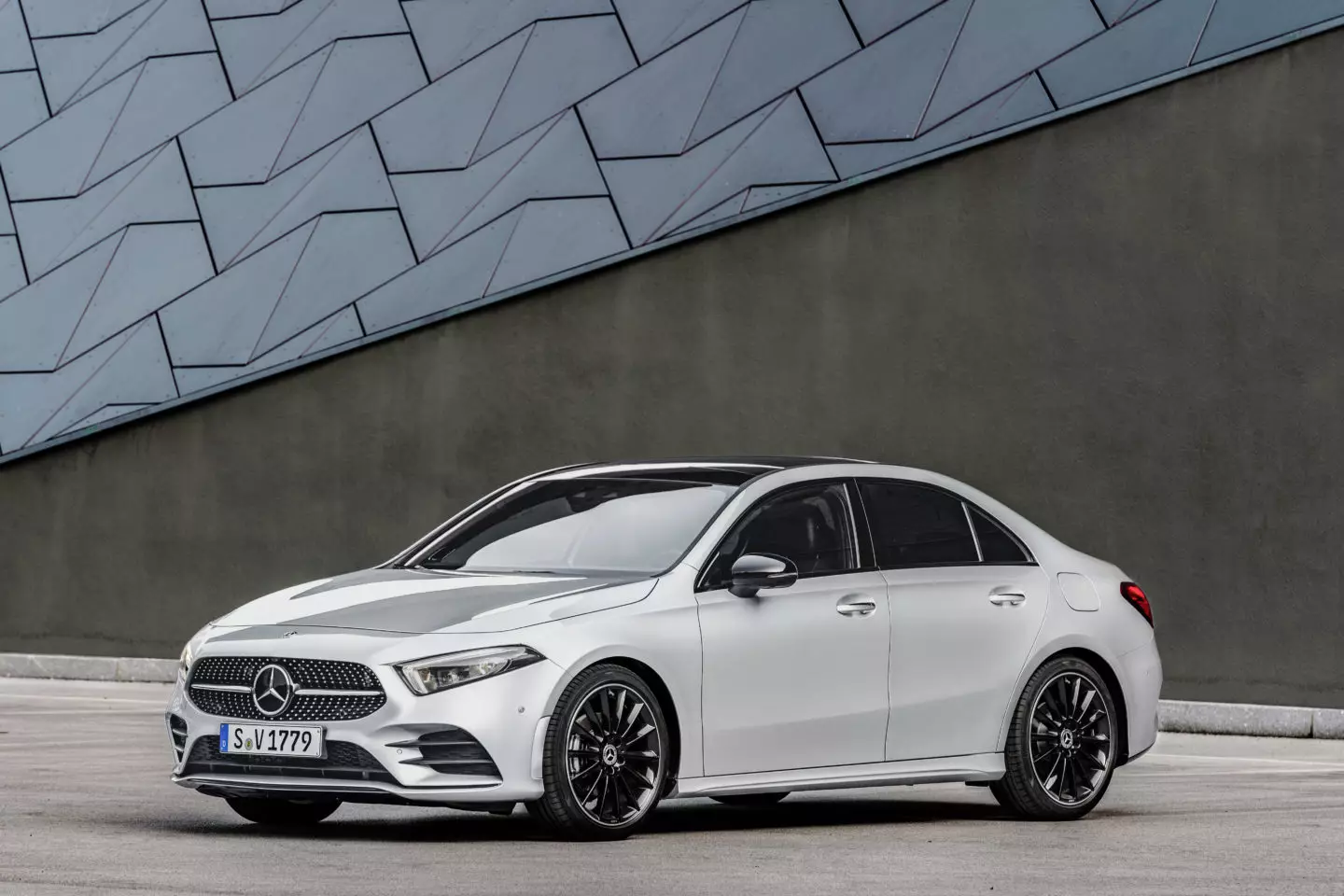 Mercedes-Benz A-Class Limuzin 2018