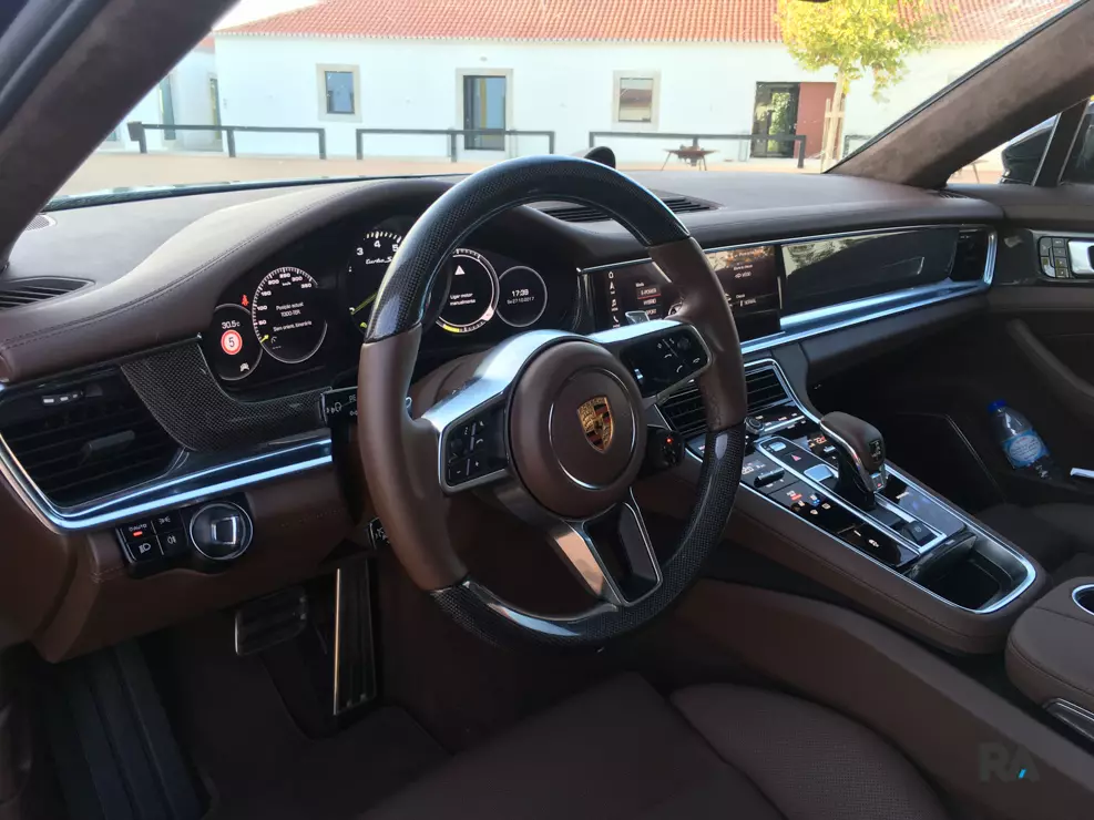 Unutrašnjost Porsche Panamera Turbo S E-Hybrid