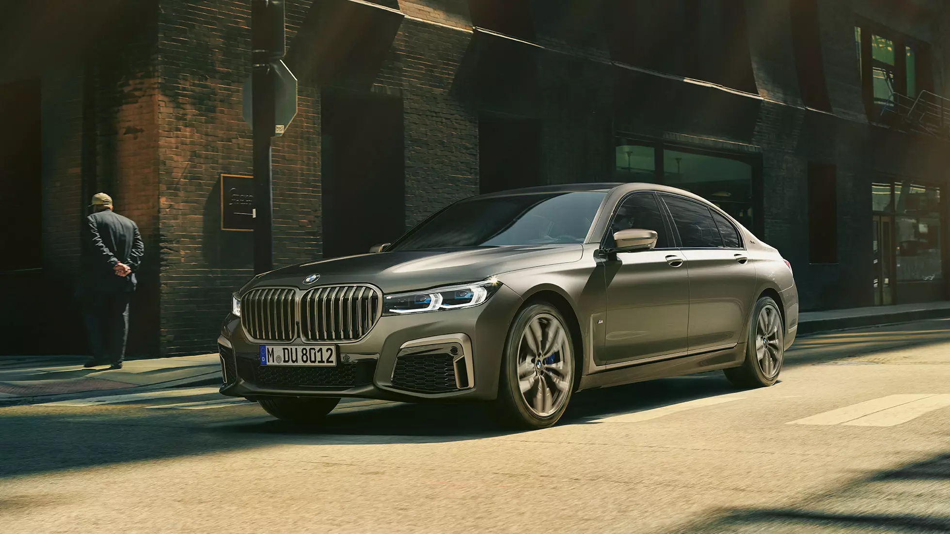 سيارة BMW M760Li