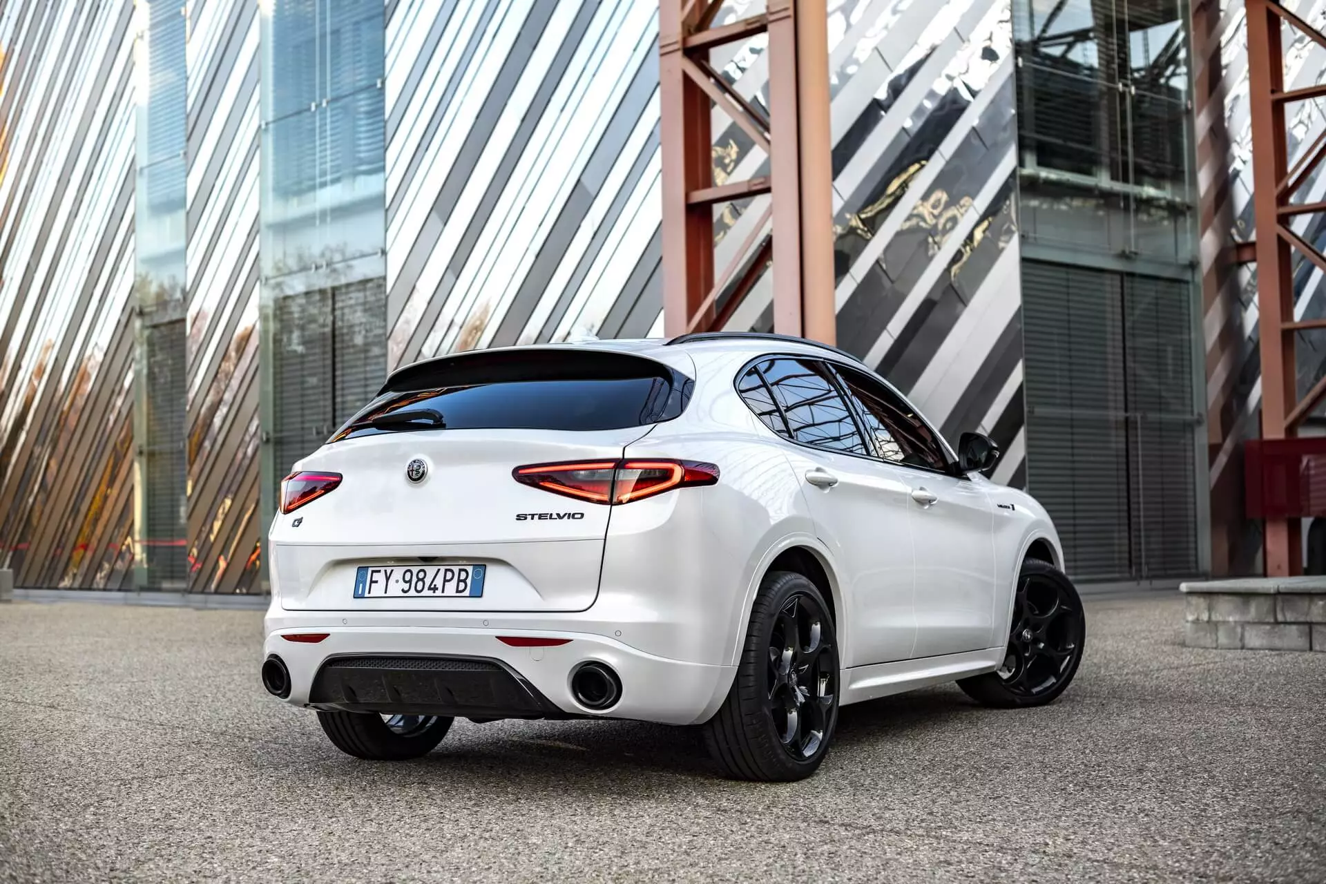 אלפא רומיאו Stelvio Veloce Ti