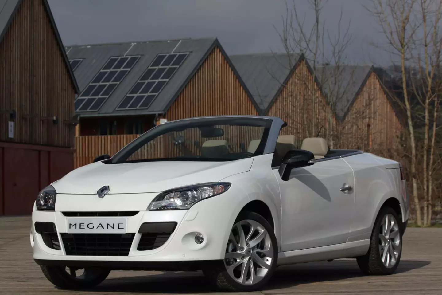 ក្រុមហ៊ុន Renault Megane CC