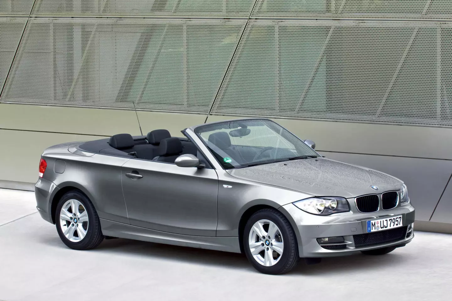 BMW 1 சீரிஸ் மாற்றத்தக்கது