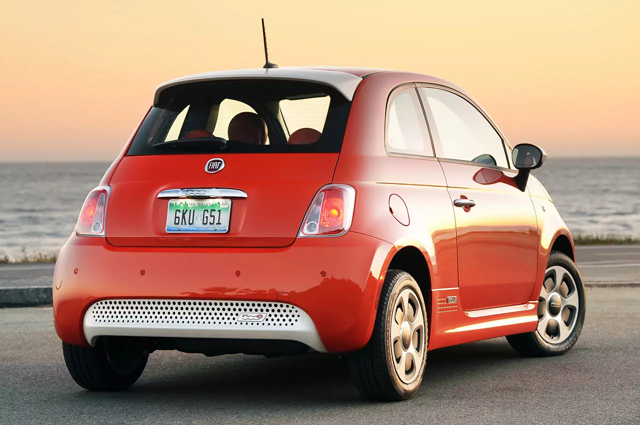 Fiat 500e: ایټالوی ښکلا د بریښنا موثریت ته رسیدلی 7988_6