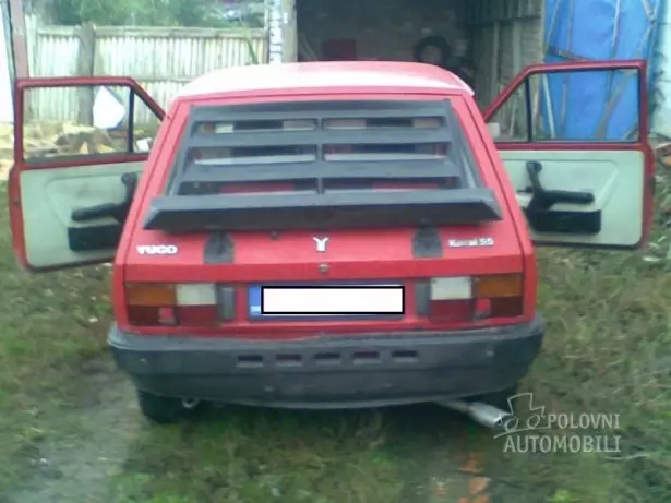 Zum Verkauf steht ein 1987er Yugo 55... Oder ist es ein BMW? 7996_3