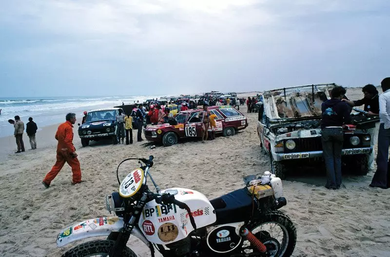 Alveno ĉe Roza Lago, Senegalo, en 1979