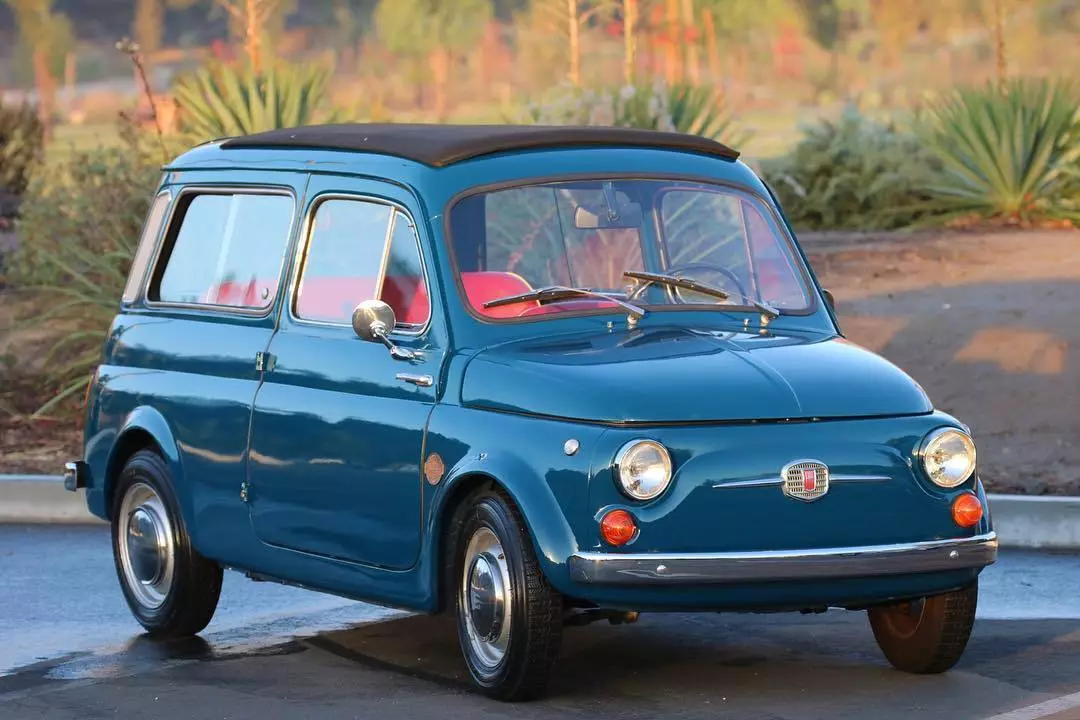 Fiat 500 Giardiniera EV abandonado