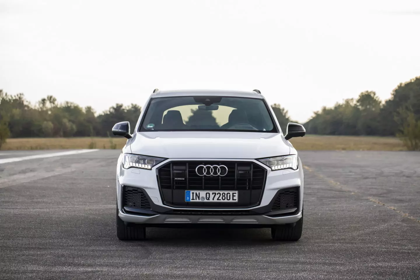 Audi Q7 ප්ලග් ඉන්