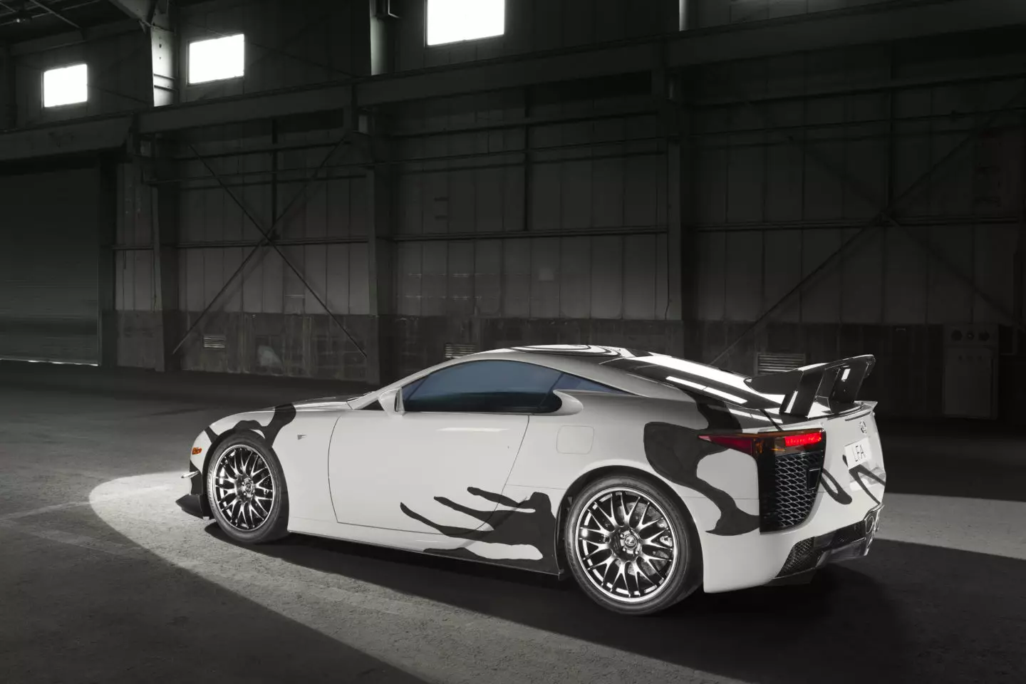 Umetniški avtomobil Lexus LFA