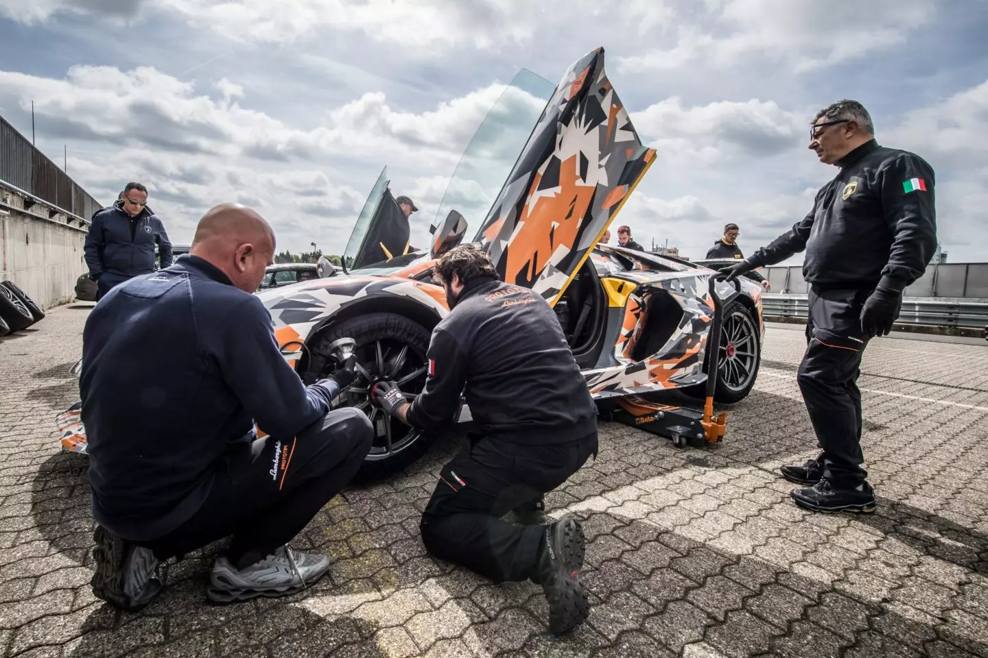 Lamborghini Aventador SVJ Cov Ntaub Ntawv Nurburgring 2018