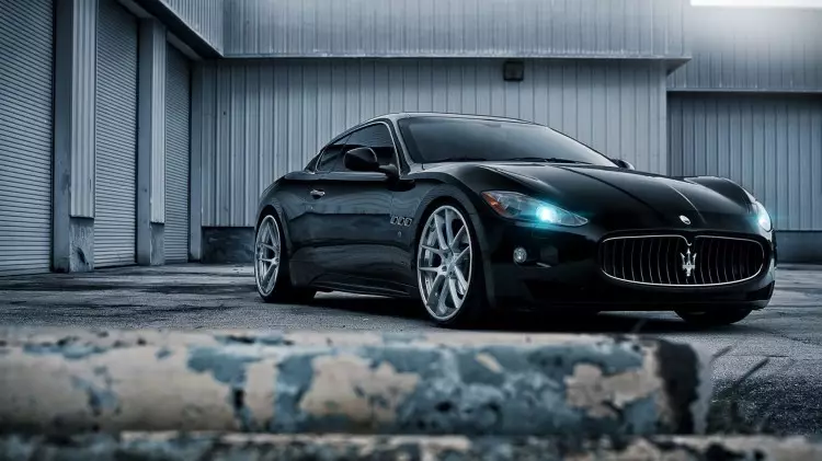 ផ្ទាំងរូបភាពខ្មៅ Maserati