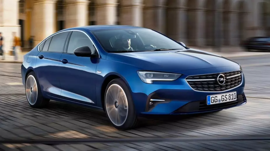 Opel Insignia کی تجدید کی گئی۔ کیا آپ اختلافات کا پتہ لگا سکتے ہیں؟