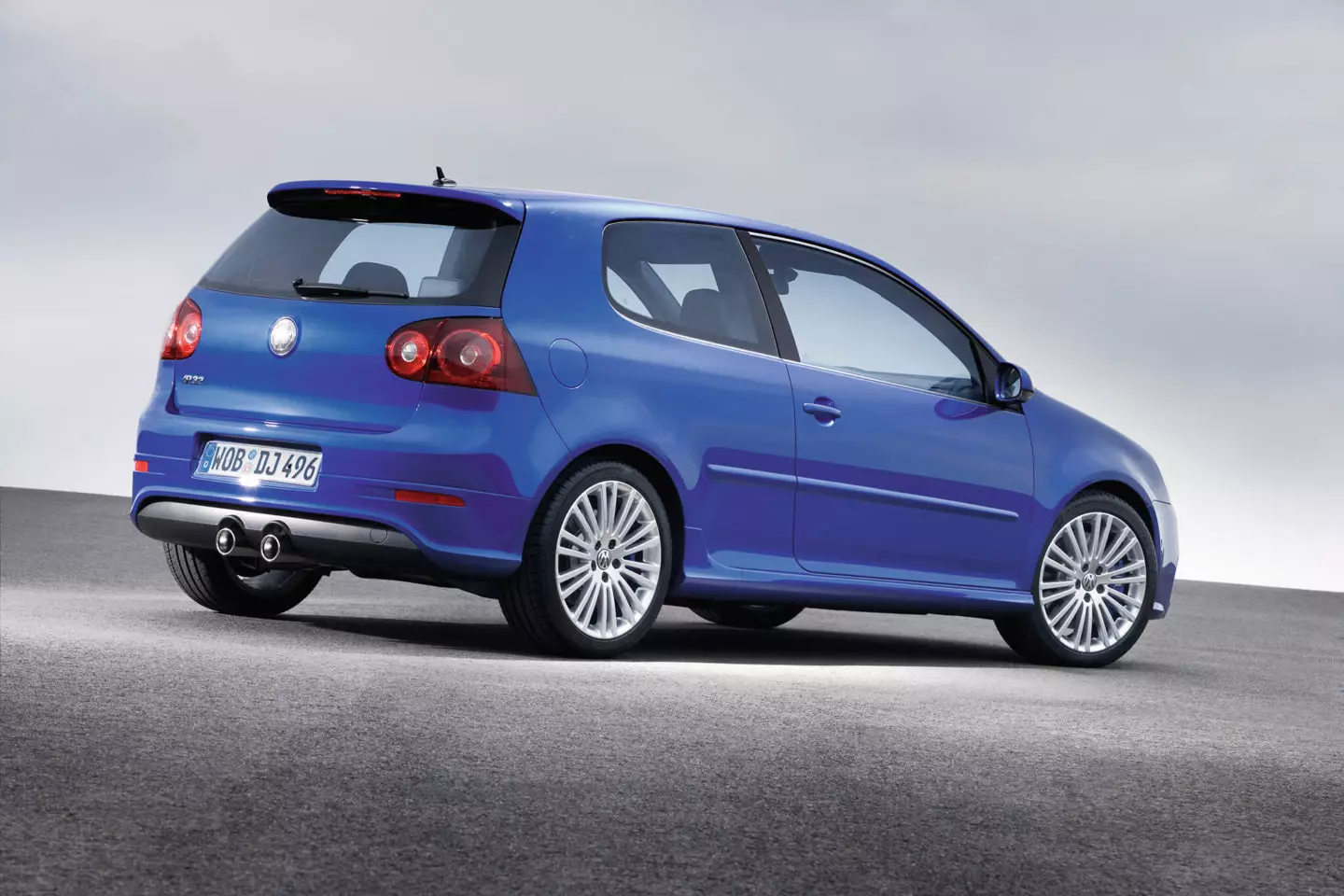 Volkswagen Golf V R32