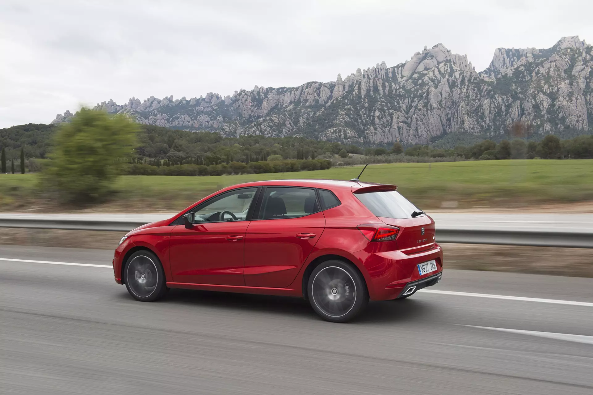 At the wheel of the new SEAT Ibiza. All the latest from the 5th generation. 8512_2