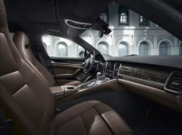 2015-Porsche-Panamera-Turbo-S-Series-Exclusive-Interior-2-1680x1050
