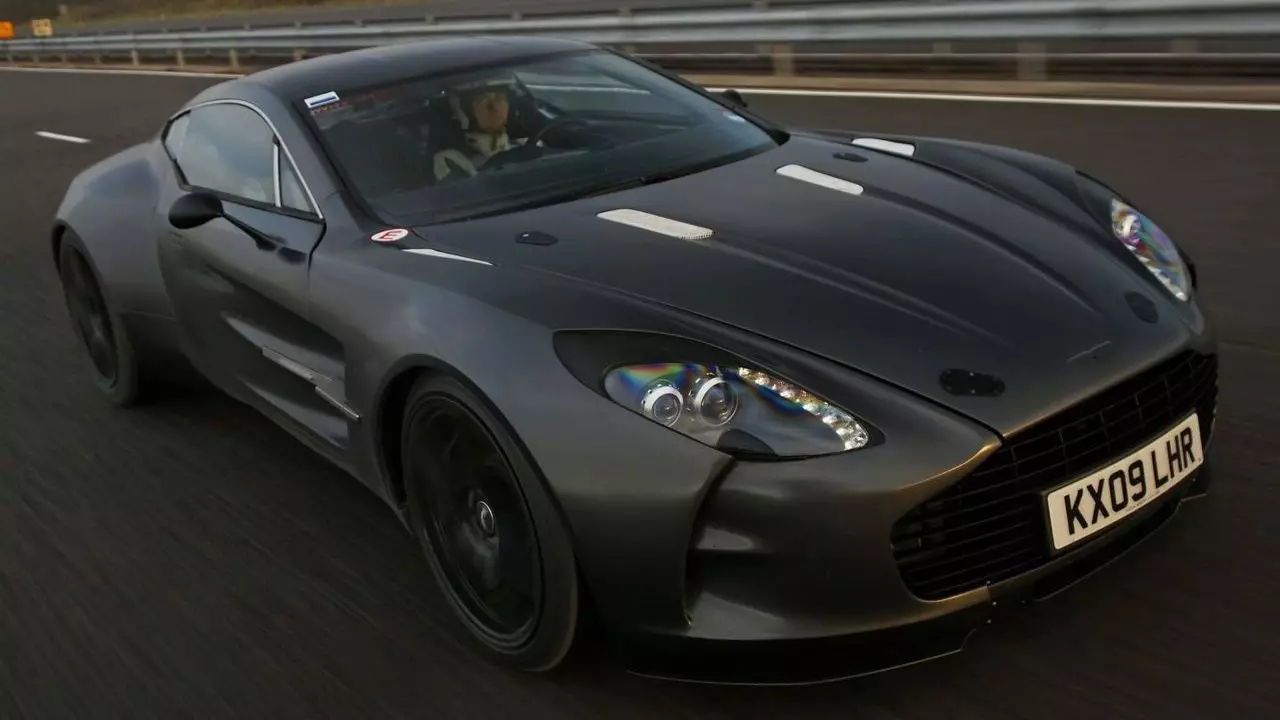 Dubai: Apolisi alandila Aston Martin One-77 kwa € 1 miliyoni | CHELE