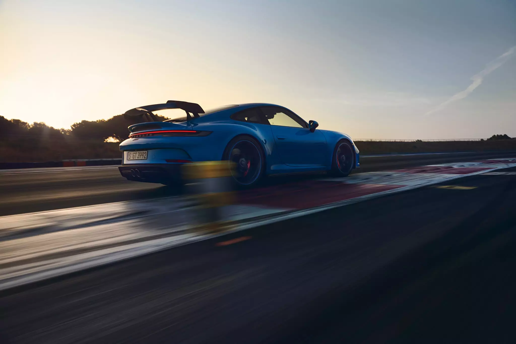Vi känner redan till nya Porsche 911 GT3 (992). Alla detaljer 863_2