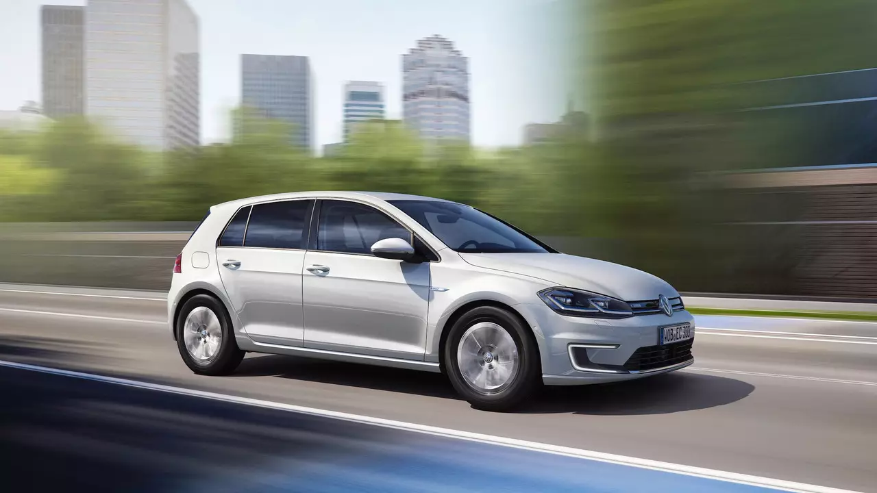 Абноўлены Volkswagen e-Golf прыбудзе ў Партугалію ў красавіку з 300 км аўтаноміі