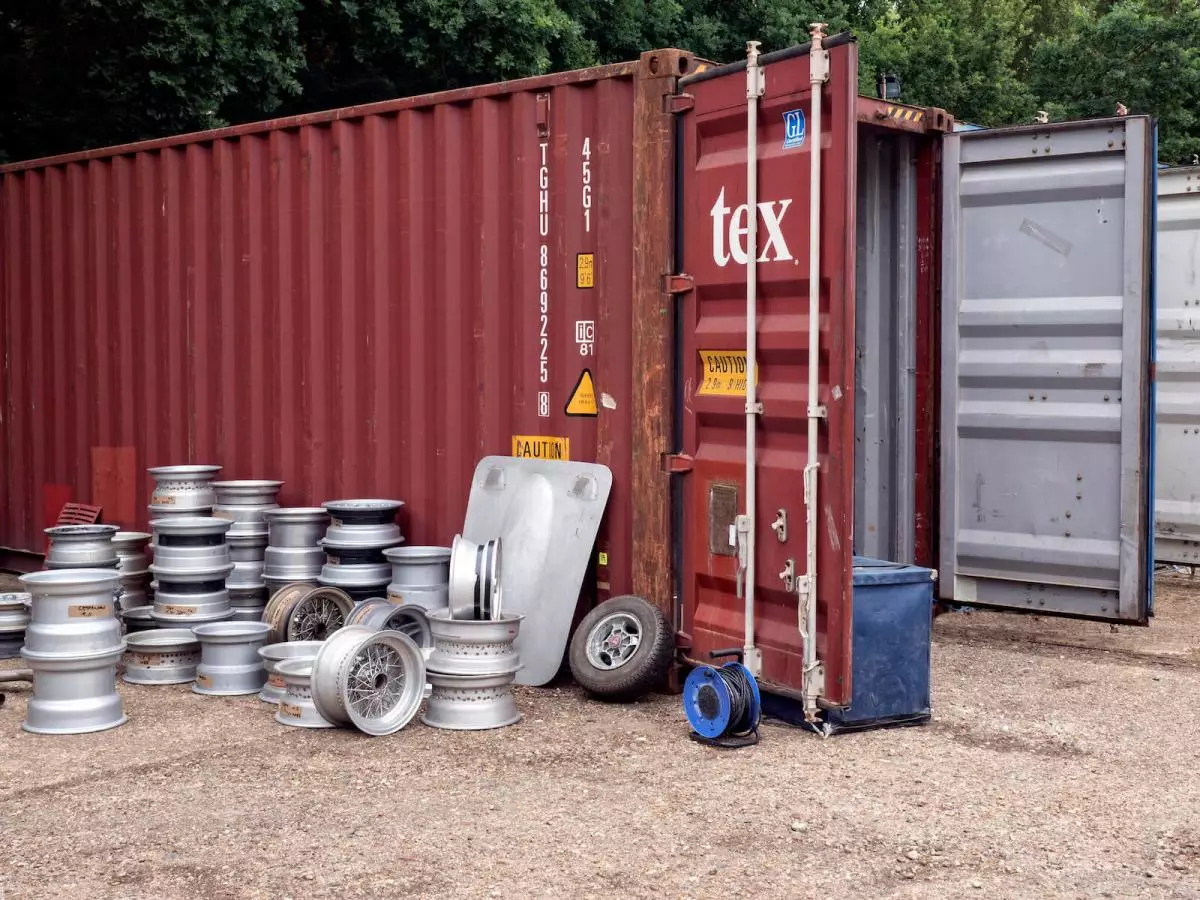 Coys, e Container mat Deeler fir Klassiker