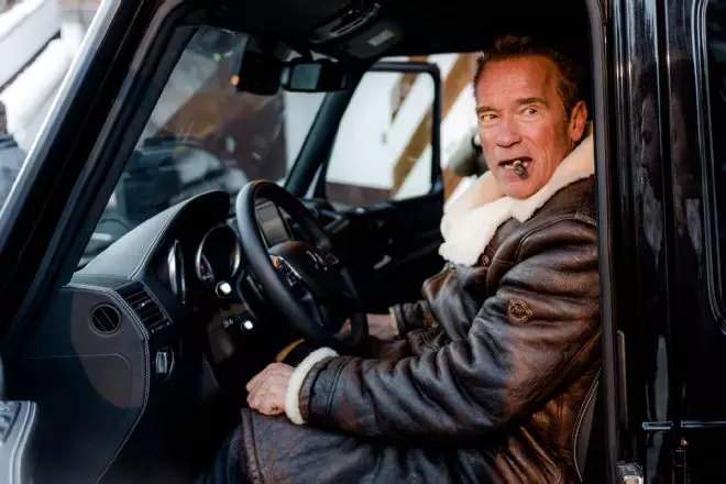 G-Class ina 100% Mercedes-Benz jẹ “ere-ere” tuntun nipasẹ Arnold Schwarzenegger 8763_1