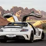 Mercedes SLS Qara Seriyası Açıqlandı: Daha Yüngül və Güclü 8779_17