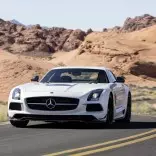 Разкрита черна серия Mercedes SLS: по-лек и по-мощен 8779_3