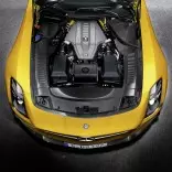 Mercedes SLS Black Series паказаны: лягчэй і больш магутны 8779_5