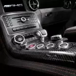 Mercedes SLS Black Series Ti ṣafihan: Fẹẹrẹfẹ ati Agbara diẹ sii 8779_9