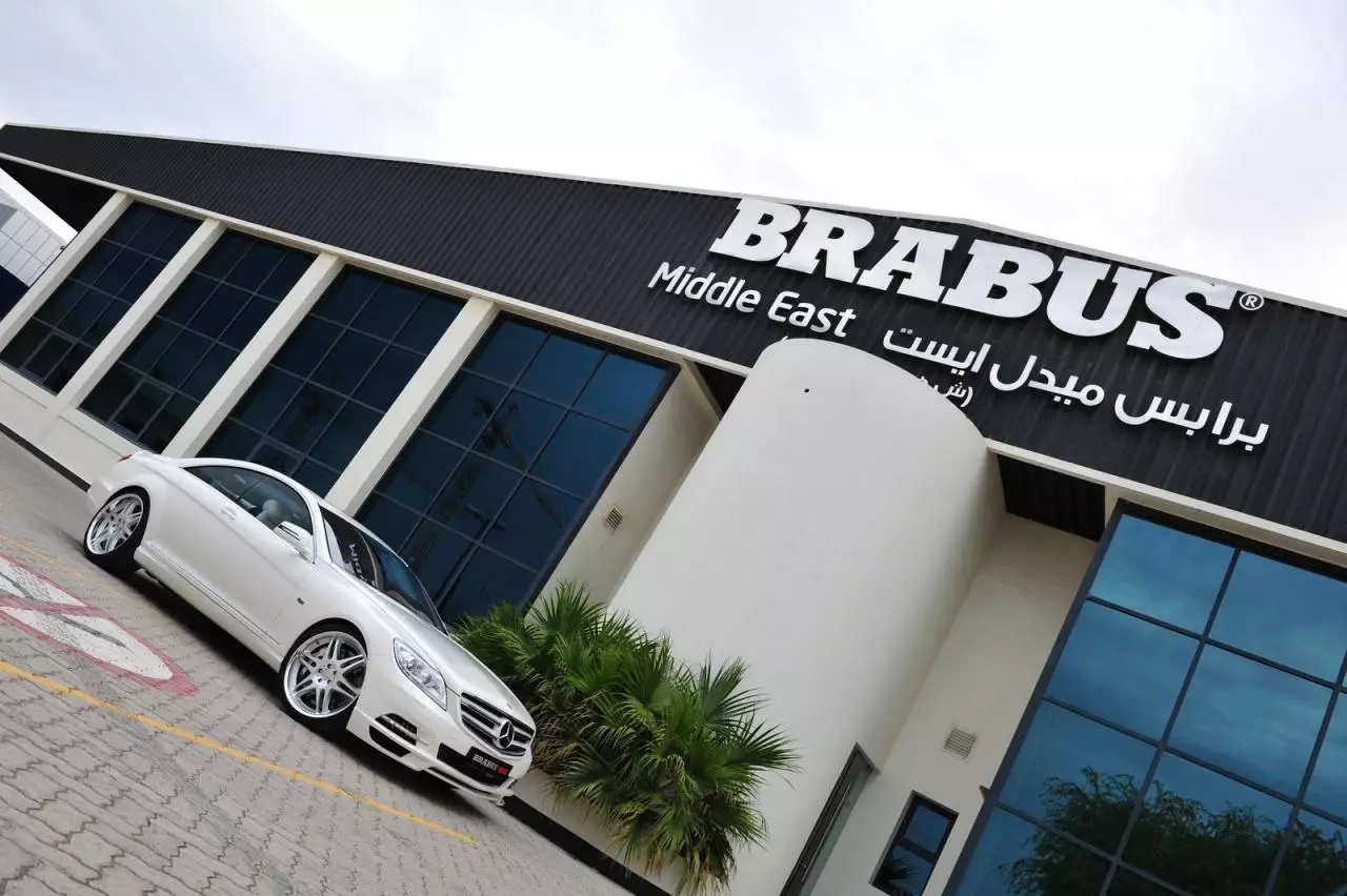 Brabus muudab aristokraatliku Mercedes CL600 800 hj metsaliseks! 8785_11