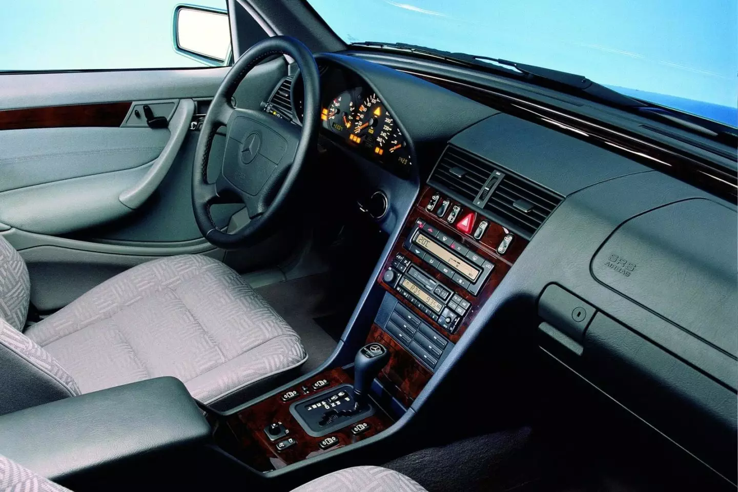 ภายใน Mercedes-Benz C-Class 1994