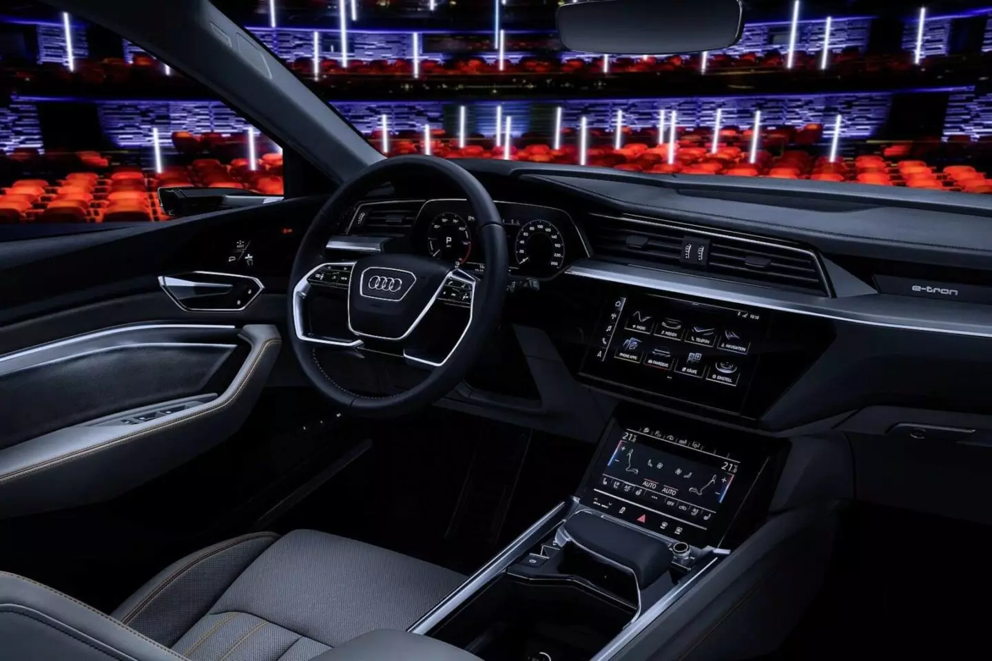 Audi e-tron අභ්යන්තරය