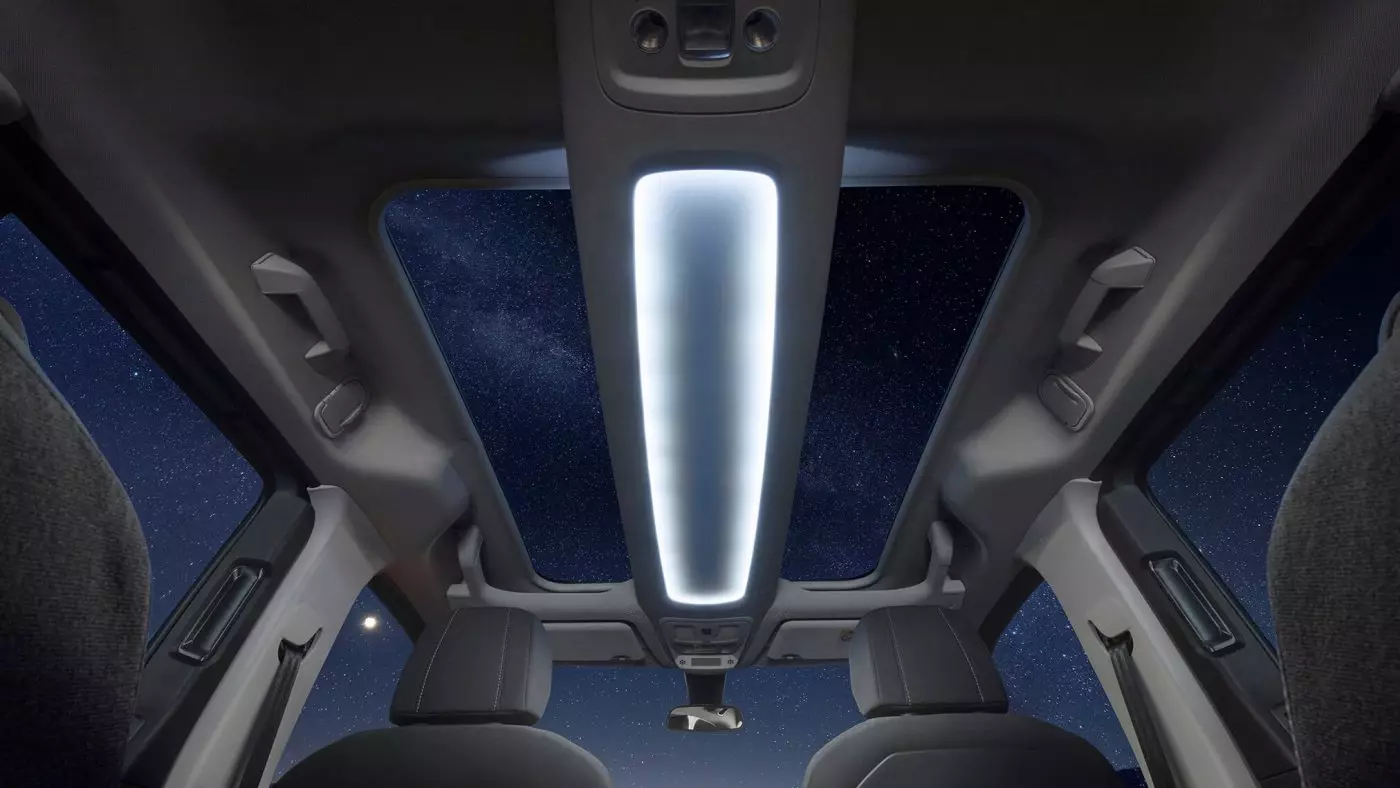 Opel Combo Life - panoramic roof