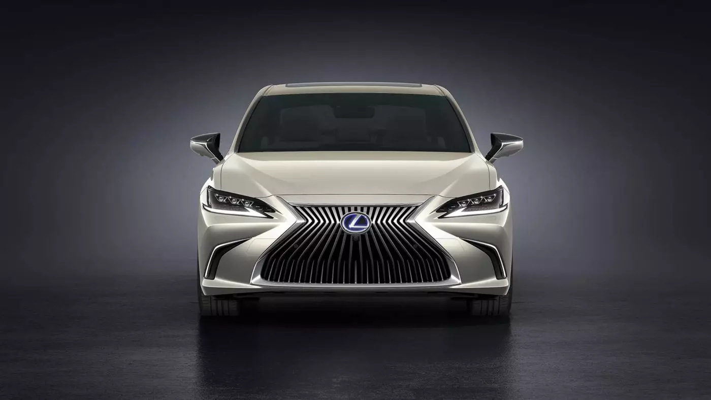 Lexus ES 2018