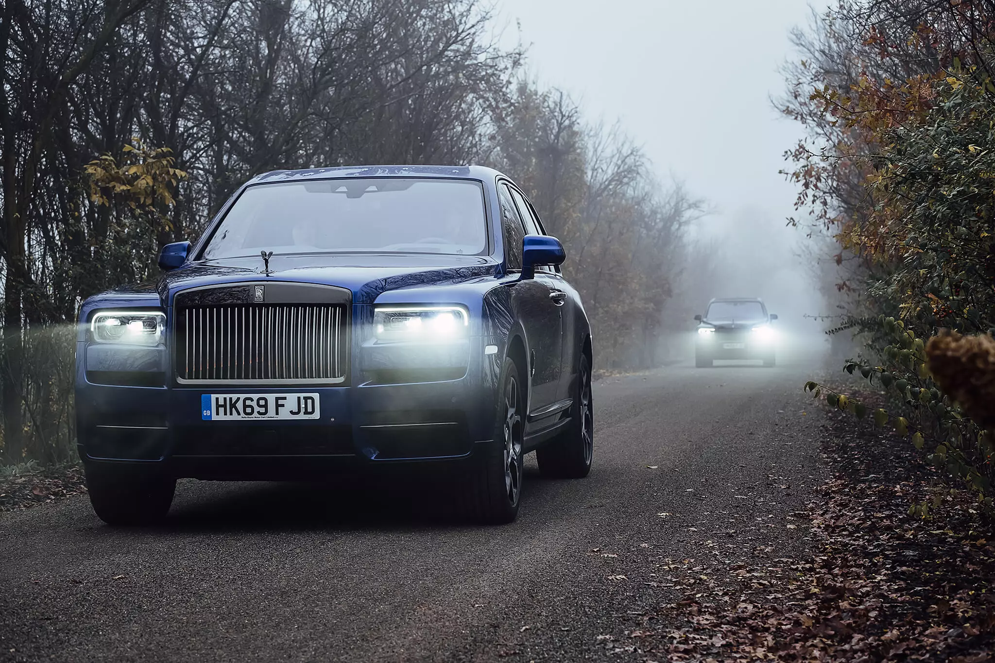 Insignia negra de Rolls-Royce Cullinan