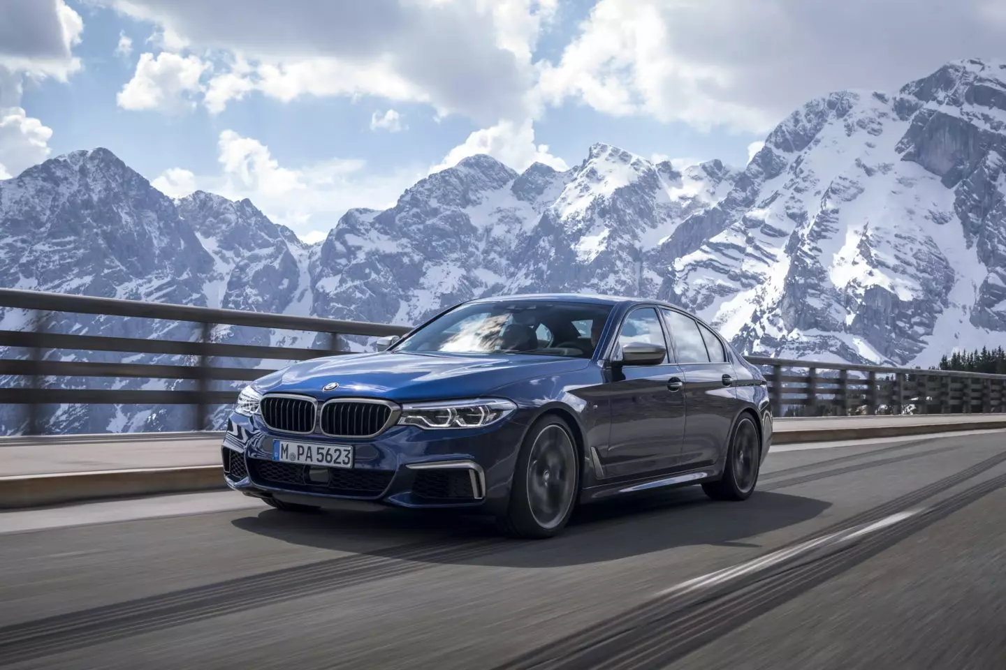 BMW M550i