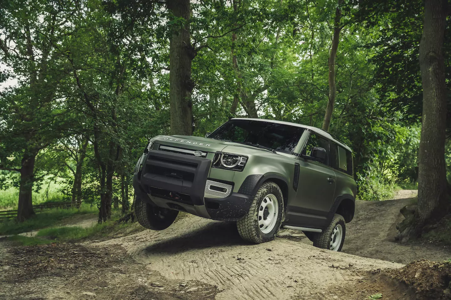 Olugbeja Land Rover 2019