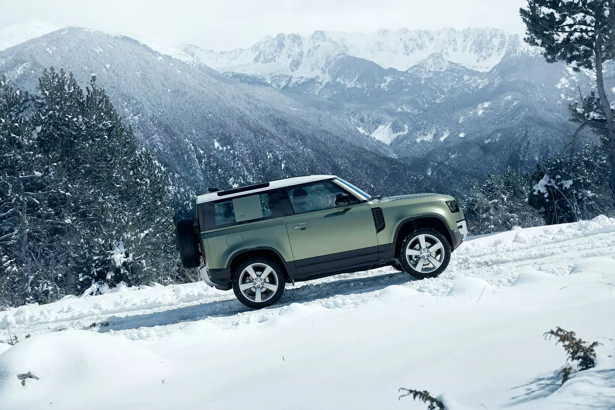 Land Rover Defender 2019 წელი