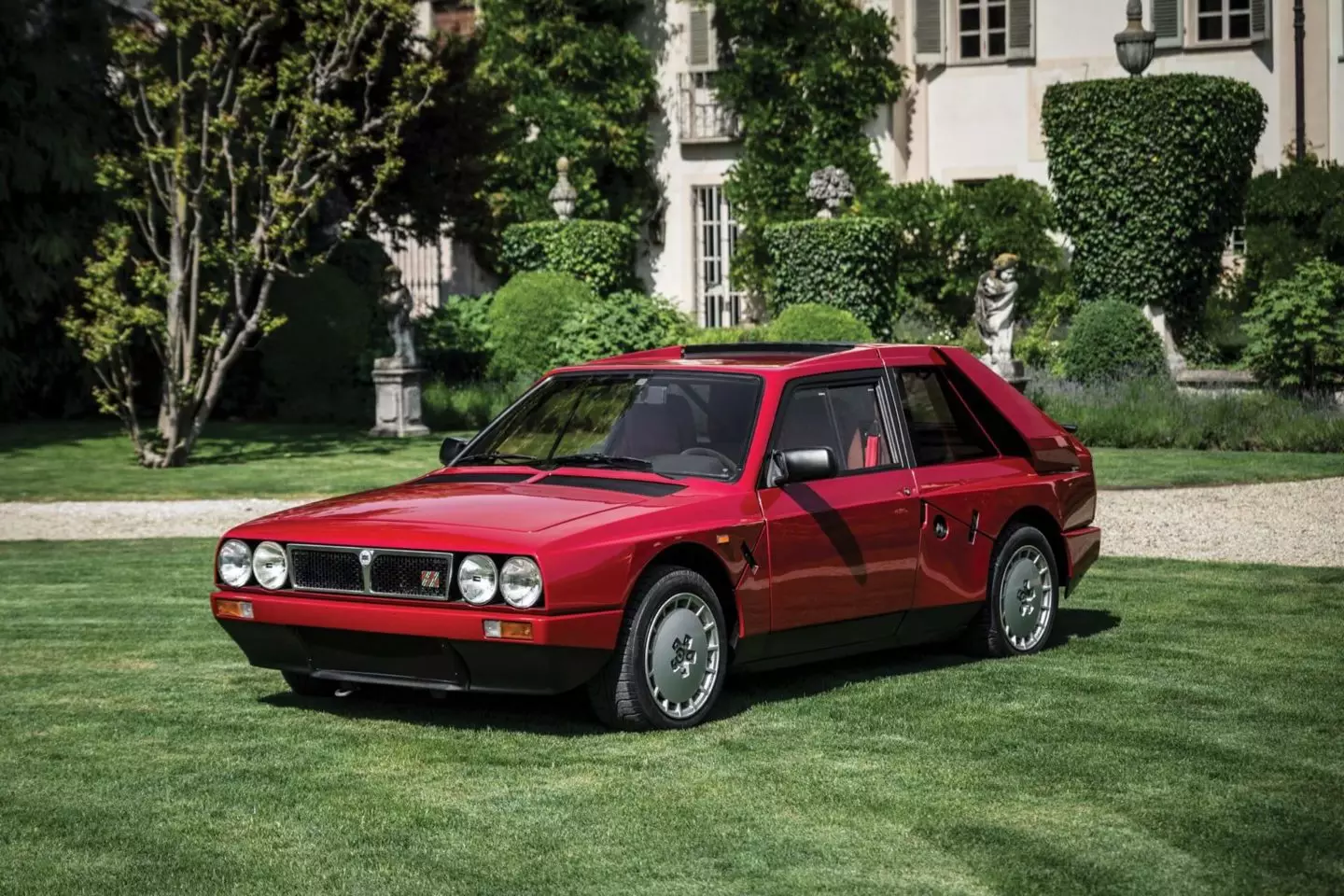 Lancia Delta S4 Stradale, 1985 yil